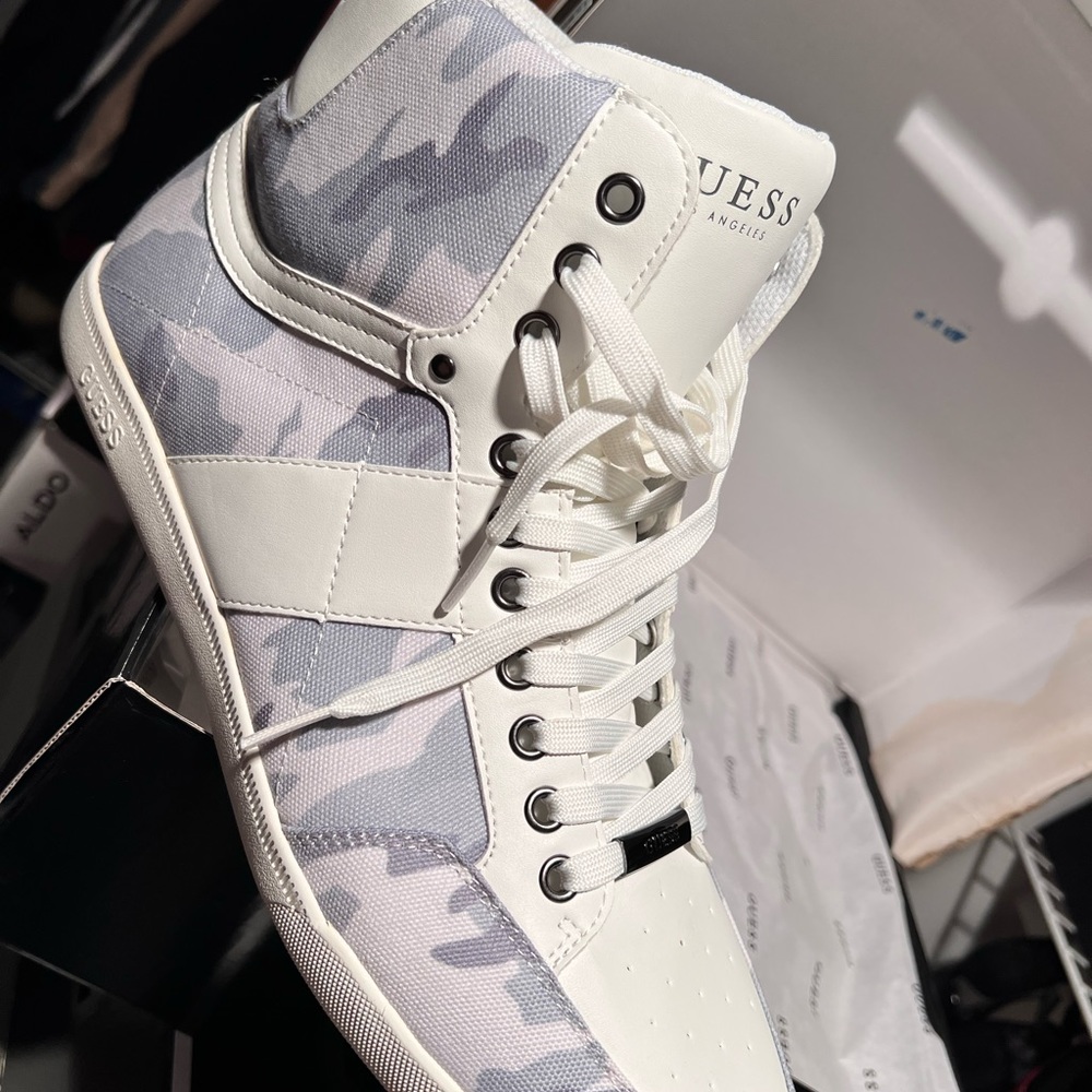Guess sneakers high tops never worn ❤️‍🔥 FOMO